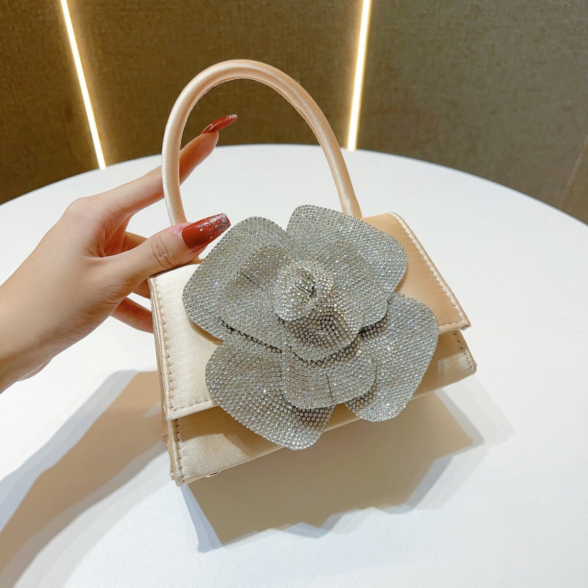 Luxury Bags News - 2025 Yeni Lüks Gül Akşam Debriyaj