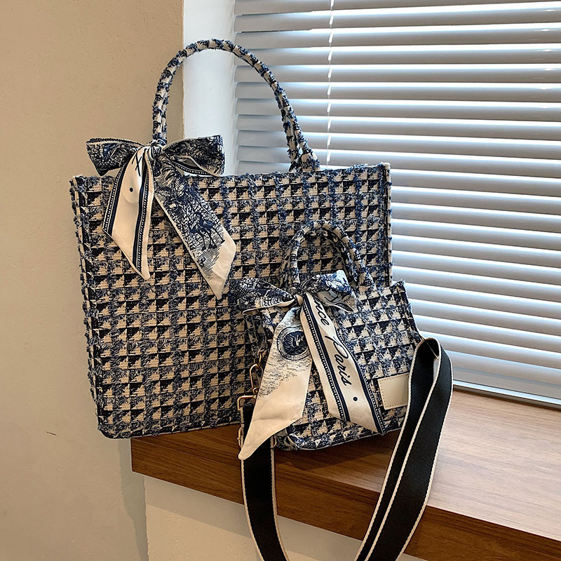 Kadın Bez Çantalar 2022 Trend  - Luxury Bags News incelemesi ve fiyatı